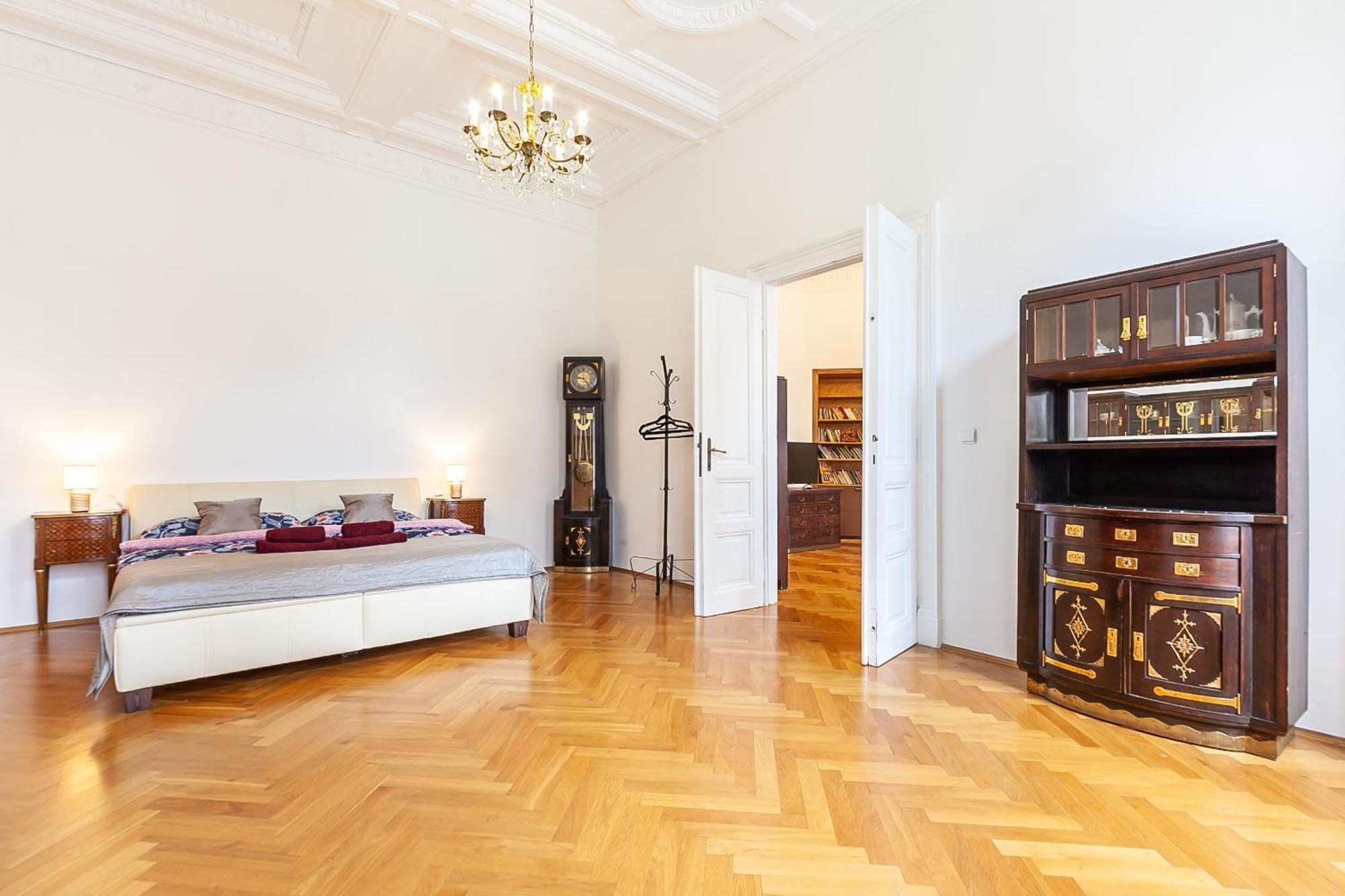 Royal Apartment By Charles Bridge View Of Saint Nicholas Church Prag Eksteriør billede