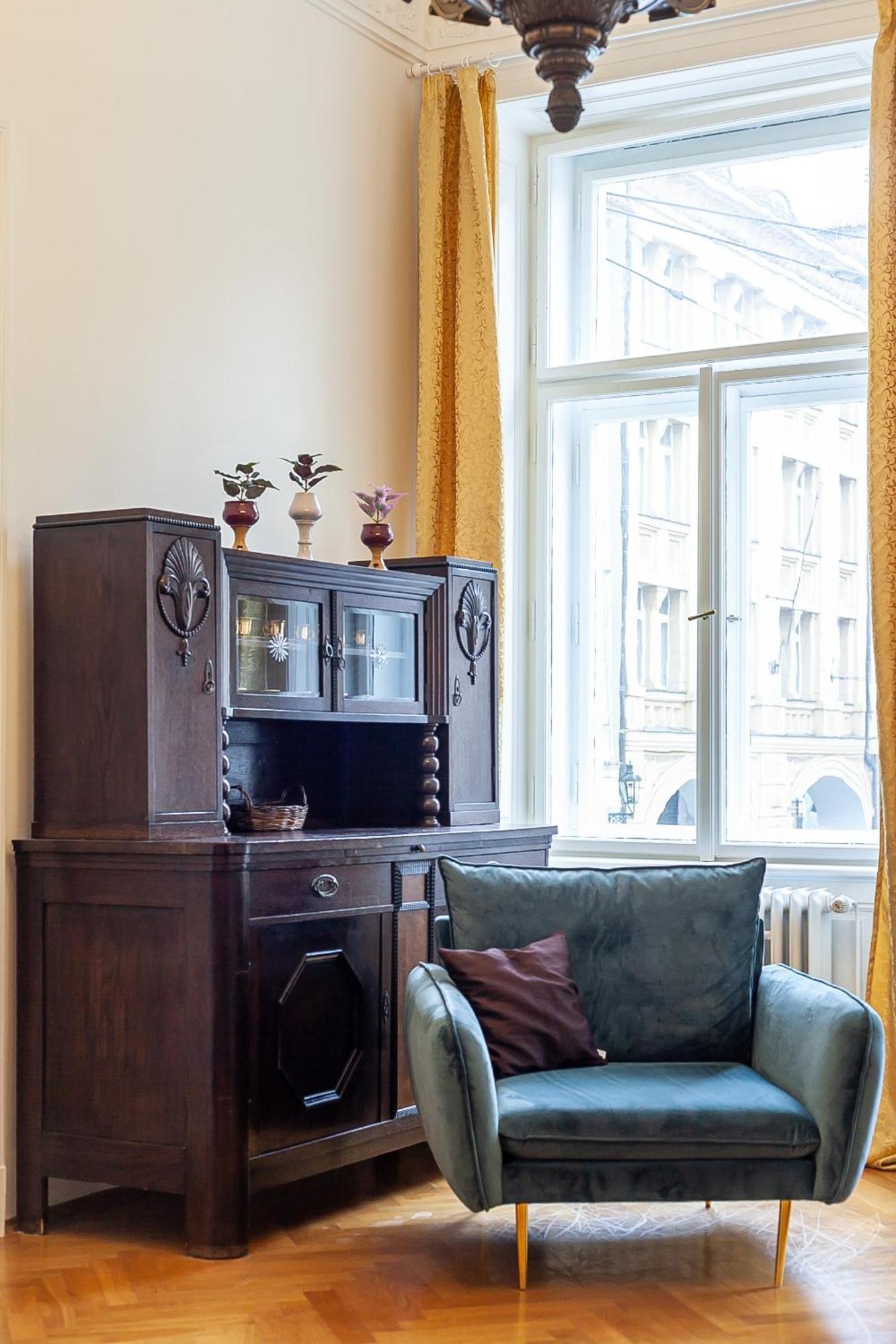 Royal Apartment By Charles Bridge View Of Saint Nicholas Church Prag Eksteriør billede