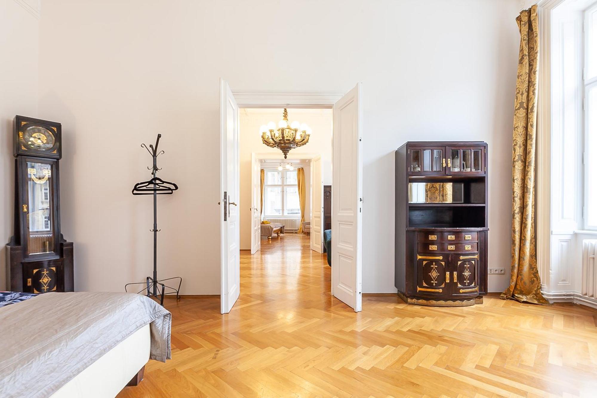 Royal Apartment By Charles Bridge View Of Saint Nicholas Church Prag Eksteriør billede