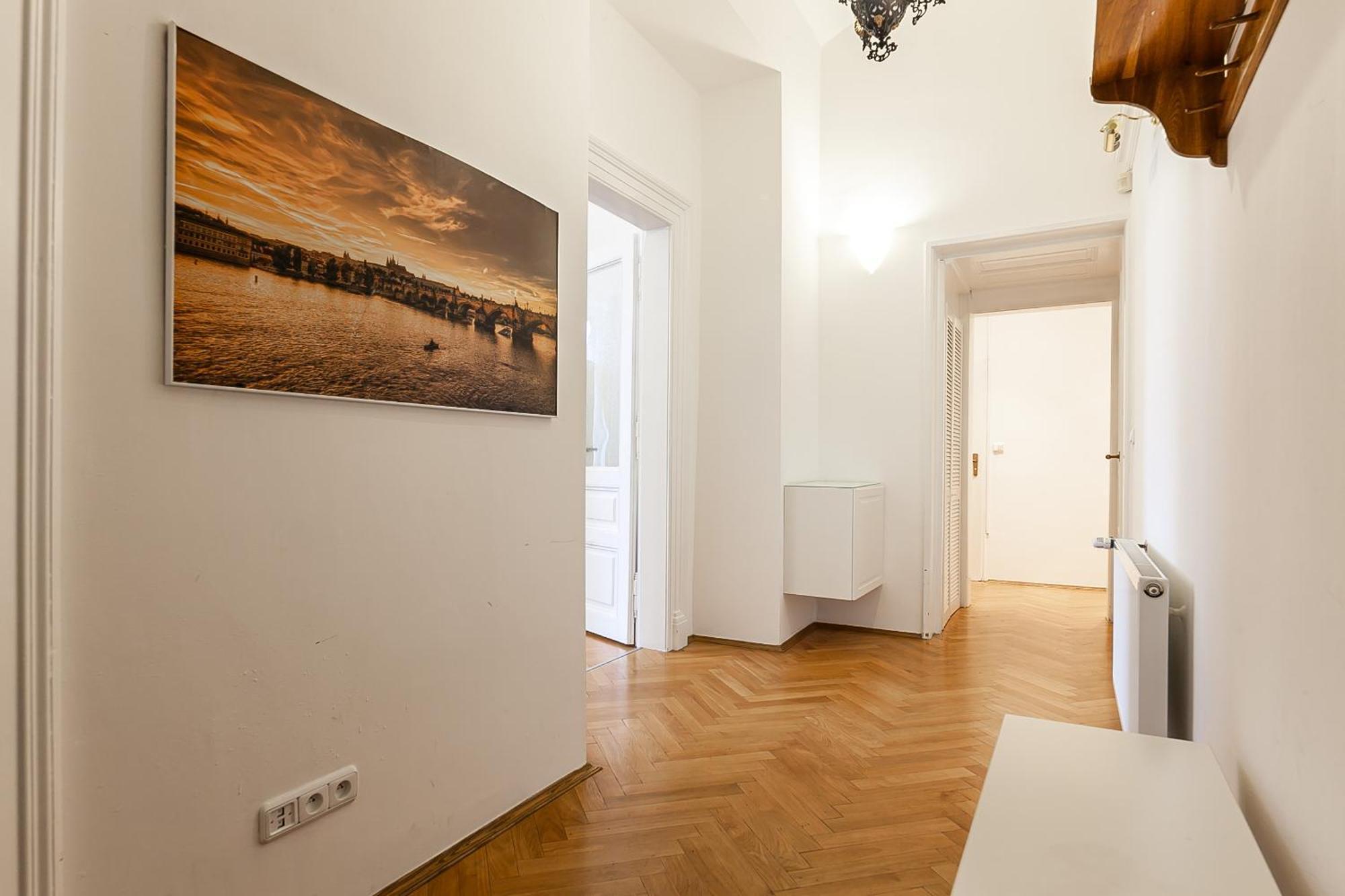 Royal Apartment By Charles Bridge View Of Saint Nicholas Church Prag Eksteriør billede
